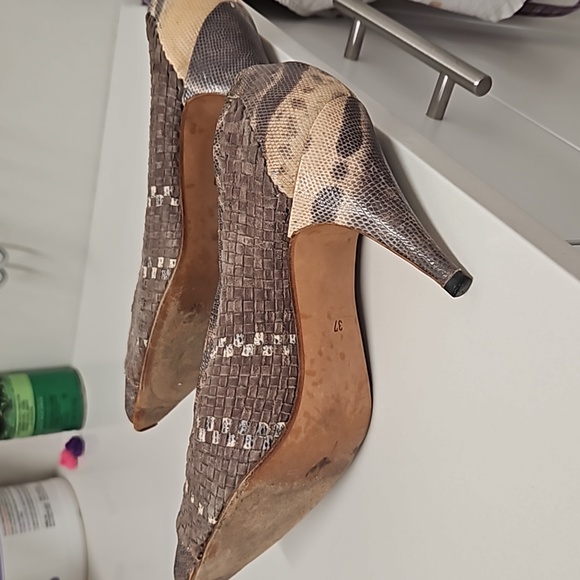 Shoes - Picture 2 of 4